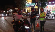 Kovancılar’da gece denetimi Polis caddeyi didik didik aradı