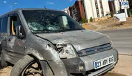 Elazığ’da kontrolden çıkan araç kaldırıma çarptı