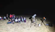Van Gölü kıyısında buluşan doğa tutkunları gökyüzünü teleskoplarla inceledi