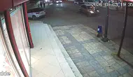 Batman'da otomobil ve bisikletin karıştığı kaza güvenlik kamerasına yansıdı