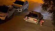 Bagajda oturan genç ani frenle yola savruldu