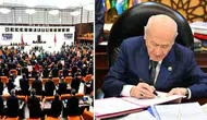 Siyasette kritik imza: Bahçeli'den çerçeve yasa için ilk adım