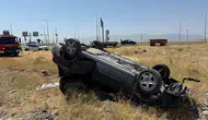 Muş Bingöl kara yolunda kaza geçiren araçta 3 kişi yaralandı