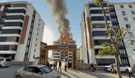 Apartmanın çatısında yangın paniği