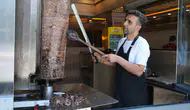 Muşta dönerciler kavurucu sıcakta ateş başında ter döküyor