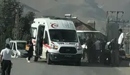 Yüksekova’da kavşakta çarpışan iki araçtan 4 yaralı