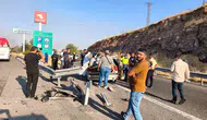 Şanlıurfa yolunda bariyerlere çarpan araçta bir kişi hayatını kaybetti