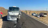 Siverek yolunda otomobil ve çekici kazasında üç kişi yaralandı