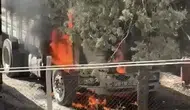 Nusaybin ilçesindeki tır parkında bir kamyon alevlere teslim oldu