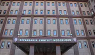 Diyarbakırda kafede oturan kişiye ağaç arkasından silahlı saldırı düzenlendi