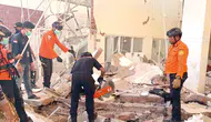 Endonezya’da korku dolu anlar: 7.7’lik depremde bilanço ağırlaşıyor