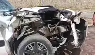 Yüksekova Esendere yolunda kamyonet tıra çarptı
