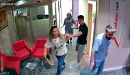 Şanlıurfa'da deprem anı televizyon stüdyosunda paniğe neden oldu