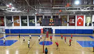 Tunceli'de Ahilik Haftası kapsamında protokol ve esnaflar voleybol maçında buluştu