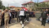 Yüksekova şehidini dualarla son yolculuğuna uğurladı