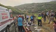 Bingöl'de minibüs şarampole yuvarlandı 10 kişi yaralandı