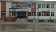 Van'da bir öğrenci okula pompalı tüfekle geldi