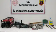 Beşiri kırsalında mağarada kaçak kazı yapan dört kişi yakalandı
