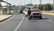 İsviçre'den Midyat'a 4 bin 500 kilometre pedal çevirerek ata toprağına döndü