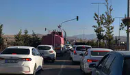 Van Gölü sahil yolunda ağır araç ve hız tehlikesi büyüyor