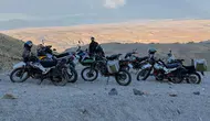 Adilcevazlı motorcular Süphan Dağı zirvesinde Türk bayrağını dalgalandırdı
