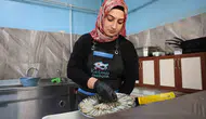 Elazığ'ın tek kadın balık ustası Sena Tunç siparişlere yetişemiyor