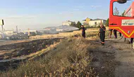 Muradiye'de çıkan örtü yangını korkuttu