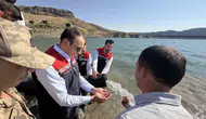 Şırnak Ilısu Baraj Gölü'ne 800 bin yavru balık bırakıldı