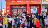 Diyarbakırlı öğrencilere MHP İl Başkanlığından eğitim desteği eli uzandı