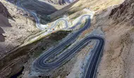 Van Bahçesaray yolunda çığ riskini bitirecek tünel için ilk kazma vuruldu