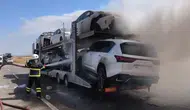 Doğubayazıt'ta otomobil yüklü TIR alevlere teslim oldu