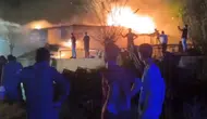 Kozluk ilçesindeki depoda çıkan yangın ürünlere zarar verdi