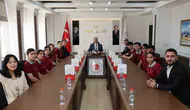 Ağrı Valisi Bozkurt gençlerin gelecek planlarını dinledi