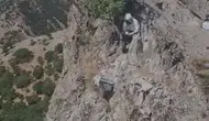 Elazığlı arıcıların kayalıklardaki zorlu bal hasadı mesaisi