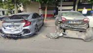 Batman'da park halindeki araçlara çarpan sürücü olay yerinden kaçtı