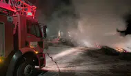 Çaldıran'da ot yığınları alevlere teslim oldu