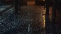 Bingöl'de dolu yağışı ve şimşekler geceyi gündüze çevirdi