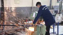 Ağrılı gençler atölyede işin mutfağını öğreniyor
