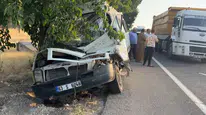 Şanlıurfa yolunda dört aracın karıştığı kaza trafiği kilitledi