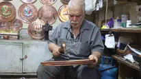 Şanlıurfa çarşılarında bakır ustalarının çekiç sesleri hiç susmuyor