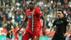 Amedspor'a sözünü tutan Diagne takıma 2 milyon TL'lik telefon dağıttı