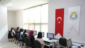 Haliliye Belediyesi gençlere ücretsiz F klavye eğitimi veriyor