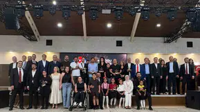 Şanlıurfalı minik öğrencilerin gazetecilik başarısı ödülle taçlandı
