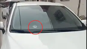 Kızıltepe'de park halindeki otomobile yorgun mermi isabet etti