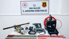 Van’da sit alanında kaçak kazı yapan 2 kişi suçüstü yakalandı