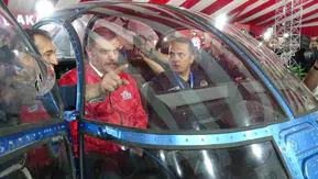 Bakan Çiftçi Şanlıurfa TEKNOFEST alanında tarihi helikopter simülatörünü kullandı