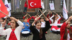 Diyarbakır tarihi surlarında Cumhuriyet coşkusu yaşandı