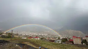 Hakkari semalarında yağmur sonrası beliren gökkuşağı hayran bıraktı