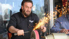 Elazığlı bıçak ustaları bayram mesaisinde sınırları zorluyor