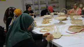 Bitlisli kadınlar beş bin yıllık sepetçiliği ekonomik kazanca dönüştürüyor